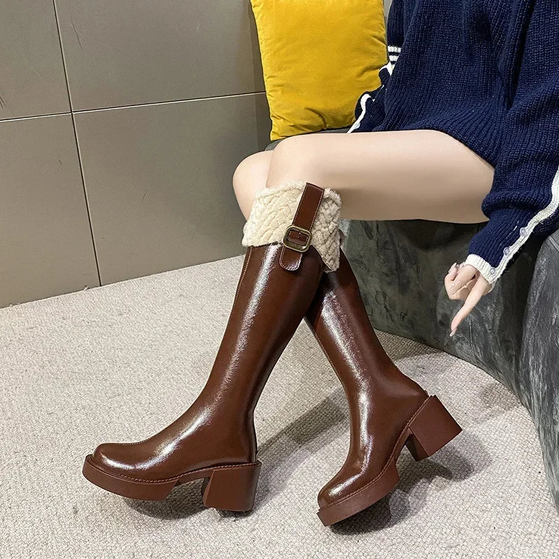 Botas de Invierno de Mujer: Estilo Gótico y Elegante
